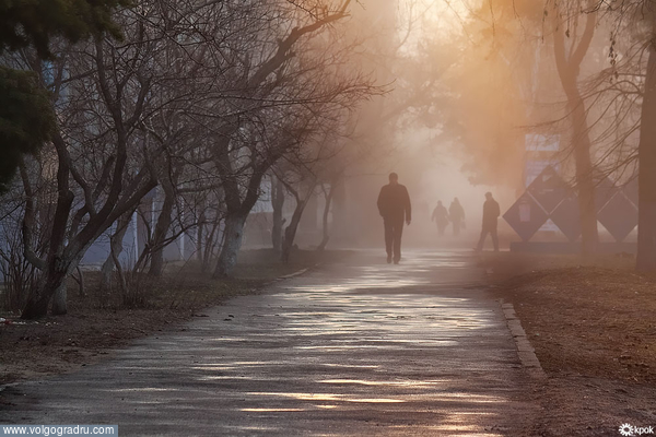 Люди в утреннем тумане. утро туман люди город Урюпинск, 