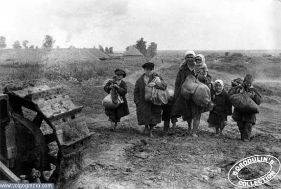 Семья у танка. Фото времён войны, история, война
