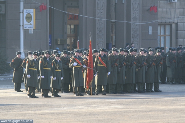 Торжественный парад. Волгоград, 2 февраля, 65-летие Сталинградской битвы