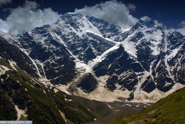  Вид с горы Чегет. Знаменитый ледник "Семёрка" и вершина Донгузорун (4454м). приода, красота, горы