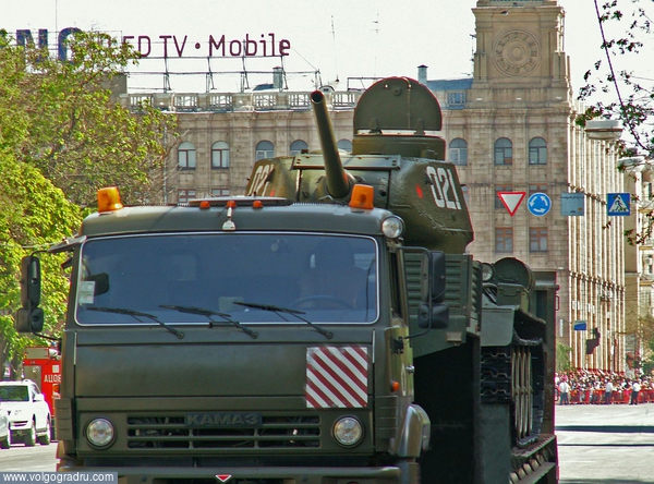 Парад окончен. танк, танк Т-34, парад