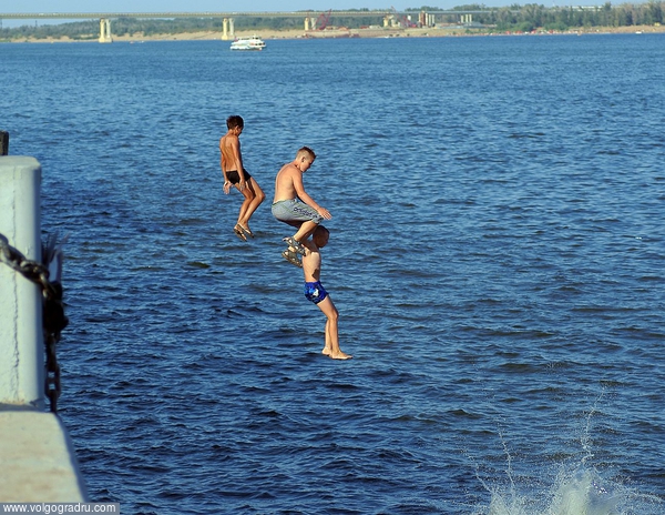  Лето - весёлая пора.. прыжок, прыжки в воду, мальчишки
