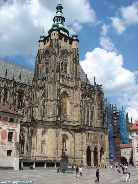 Собор святого Вита в Праге – самое известное здание в комплексе построек Пражского Града. . Прага, Собор святого Вита, Чехия
