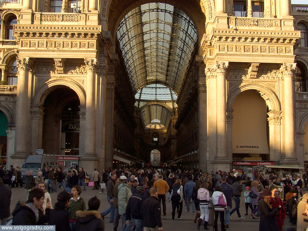 Миланская Galleria Vittorio Emanuele 2. 