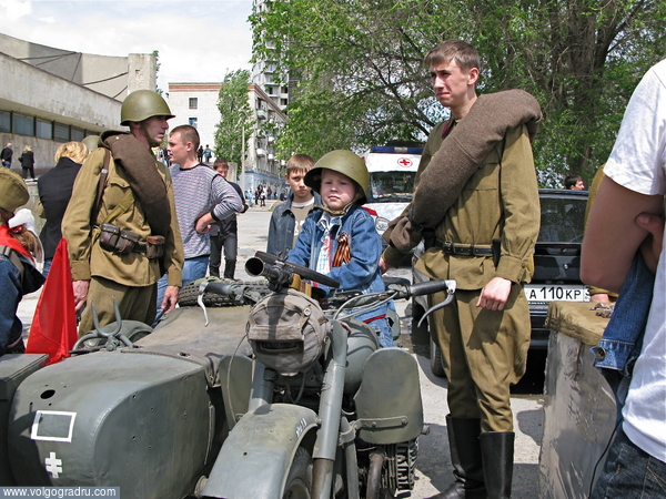 «Беспечный ездок» (англ. Easy Rider). 9 мая в Волгограде, 