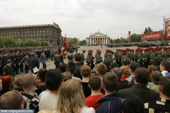 Площадь Павших Борцов. Сталинград, Волгоград, солдаты