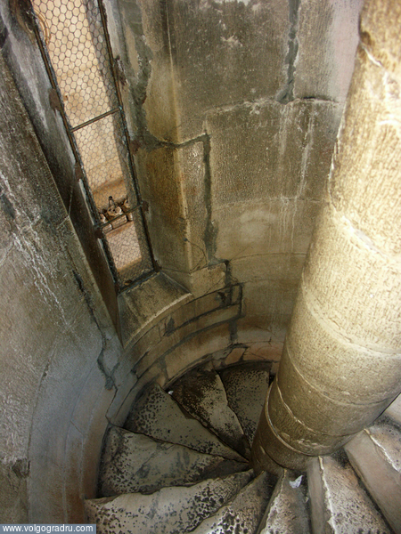 Лестница на крышу собора и дальше на колокольню. путешествия, Хорватия, Трогир