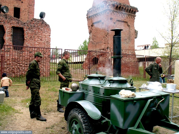 Полевая кухня работала 9 мая для ветеранов. День Победы, 9 мая в Волгограде, 9 мая