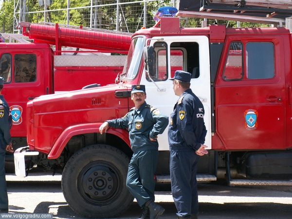Волгоградские пожарники осваивают технику. передача пожарной техники, волгоградские пожарники, техника пожарной безопасности