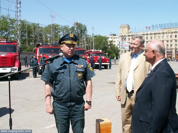 Начальник регионального МЧС поблагодарил власти столицы. передача пожарной техники, 