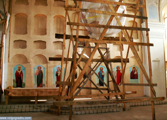 Строительно-отделочные работы внутри Усть-Медведицкого монастыря. Серафимович, область, Волгоградская