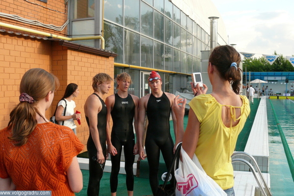 Снимок на память после эстафеты 4х50 м, в/с. 16.06.08, вечер.. плавание, спорт, бассейн «Искра»