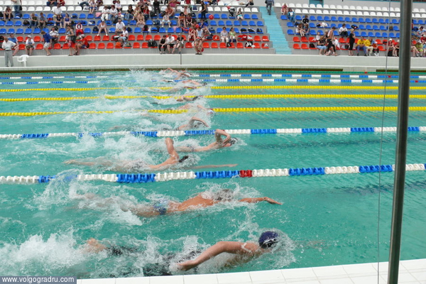 Начало самого многочисленного заплыва - 1500 м в/с, юноши. 13.06.08, утро.. плавание, спорт, бассейн «Искра»
