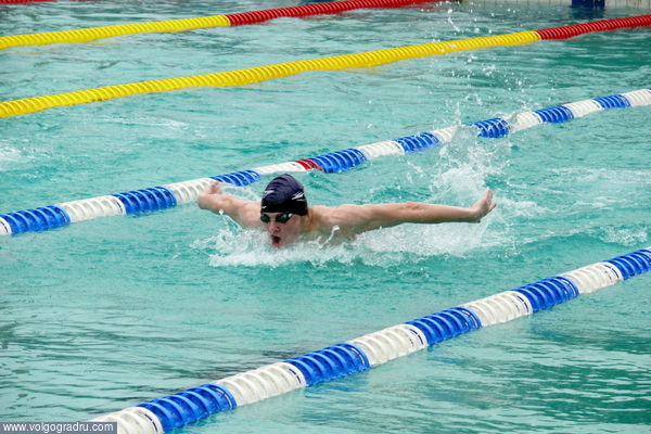 Предварительный заплыв на 200 м баттерфляем у юношей. 13.06.08, утро.. плавание, спорт, бассейн «Искра»