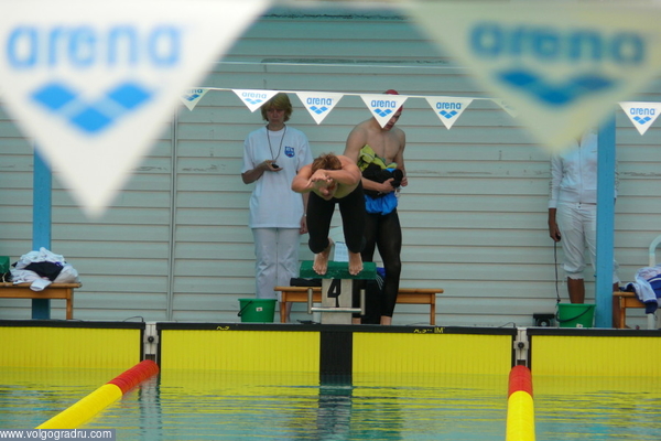 Старт предварительного заплыва на 100 м вольным стилем у юношей. 13.06.08, утро.. плавание, спорт, бассейн «Искра»