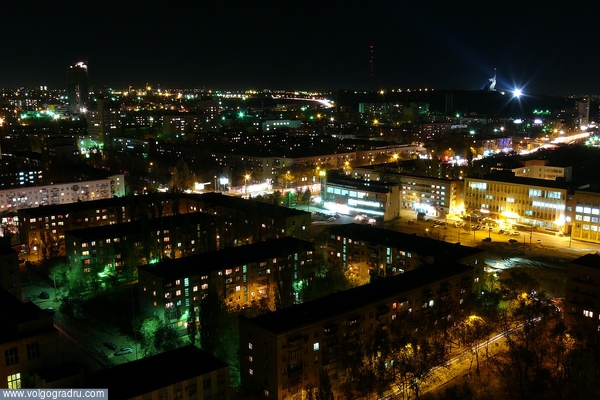Перекресток 7-й гвардейской и проспекта Ленина. Вид с 20-го этажа.. Волгоград, ночной город, ночь