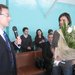 Исинбаева с цветами от мэра