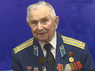 Российский премьер поздравил волгоградского ветерана