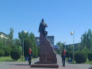 В Камышине возложили цветы к памятнику Алексея Маресьева