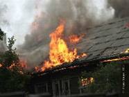 В Волгограде неизвестные подожгли расселенный аварийный дом