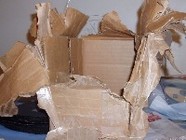 В Волгограде водитель службы доставки вскрывал посылки и воровал ценные вещи