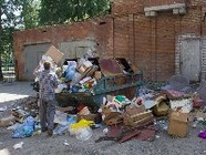 На западе Волгограда обнаружили 39 захламленных мусорок