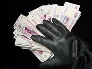 Житель Волжского похитил у своего знакомого 45 миллионов рублей