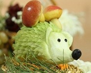 Волгоградских студентов научили художественной резке фруктов и овощей
