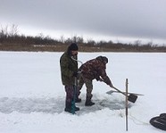 В озерах Волгоградской области спасают рыбу от замора