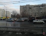 В Волгограде 17-летний парень попал под машину, перебегая дорогу