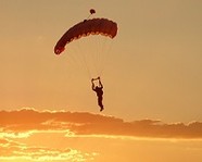 Сегодня – День парашютиста в России
