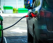 Нефтяные компании снизили цены на топливо