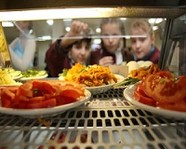 В волгоградских школах могут появиться бесплатные завтраки для первоклашек
