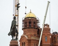 На храм Александра Невского установили купол