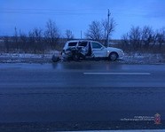 Под Волгоградом молодой водитель врезался в стоящую иномарку