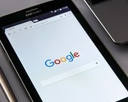 Google начал убирать из поисковой выдачи запрещенные в России страницы