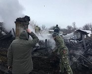 Под Волгоградом при пожаре дома заживо сгорели мужчина с ребенком 