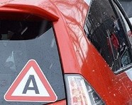 В России вводят новую наклейку на авто – с буквой «А»