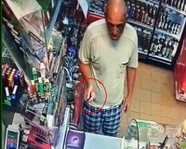 Волгоградский бомж с похмелья с ножом похитил алкоголь в магазине