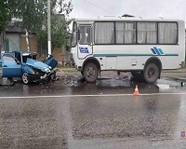 В Волгоградской области водитель «Лады» влетел в автобус