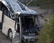 В Краснодарском крае столкнулись автобус с машиной и улетели в обрыв