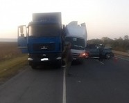 Под Волгоградом водитель иномарки погиб после лобового столкновения