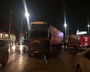 В Волгограде грузовик протаранил дюжину машин