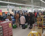 Волгоградцы массово закупаются в гипермаркетах