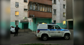 В Волжском четырехлетняя девочка выпала из окна пятого этажа